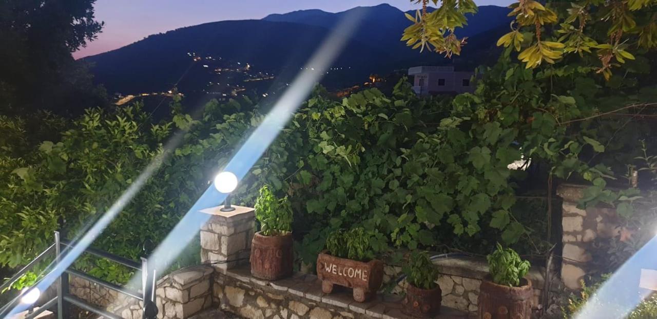 Llazari Aparthotel 3*