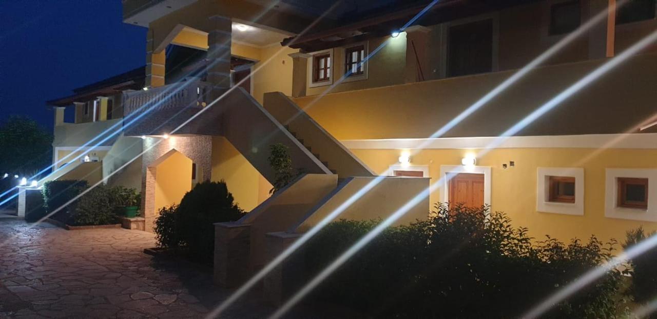 Aparthotel Llazari
