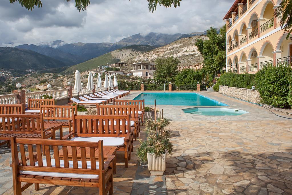 Aparthotel Llazari