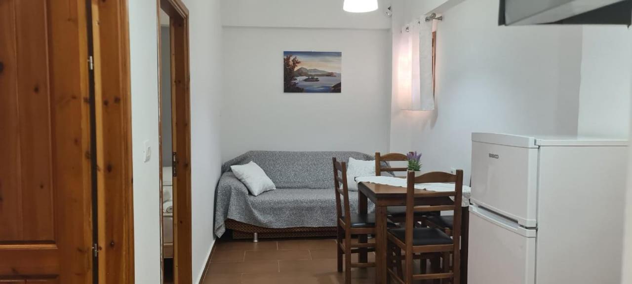 Aparthotel Llazari
