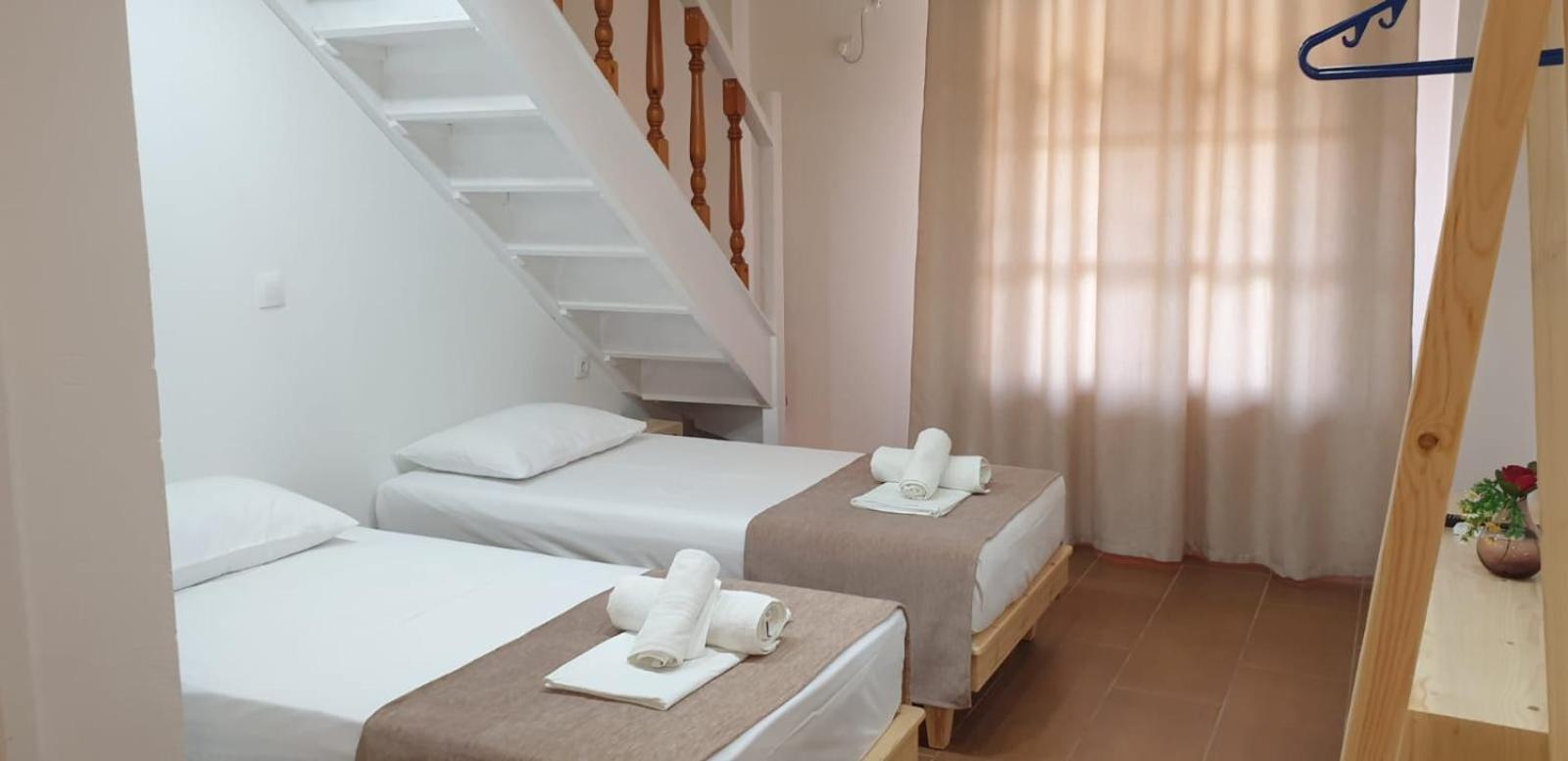Llazari Aparthotel