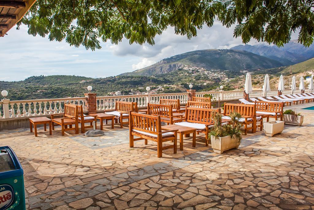 Hotel apartamentowy Llazari 3*